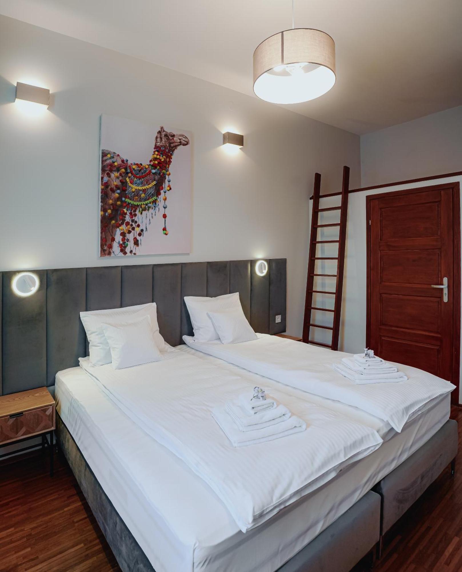 Tarlowska - Free Parking - Near Castle, Main Square & River - 3 Bedroom, Loggia, 2xtv 4k Krakau