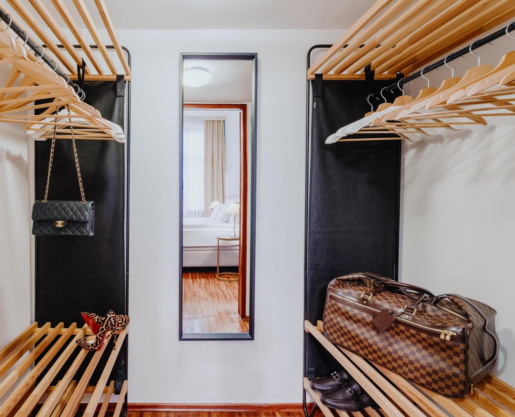 Tarlowska - Free Parking - Near Castle, Main Square & River - 3 Bedroom, Loggia, 2xtv 4k