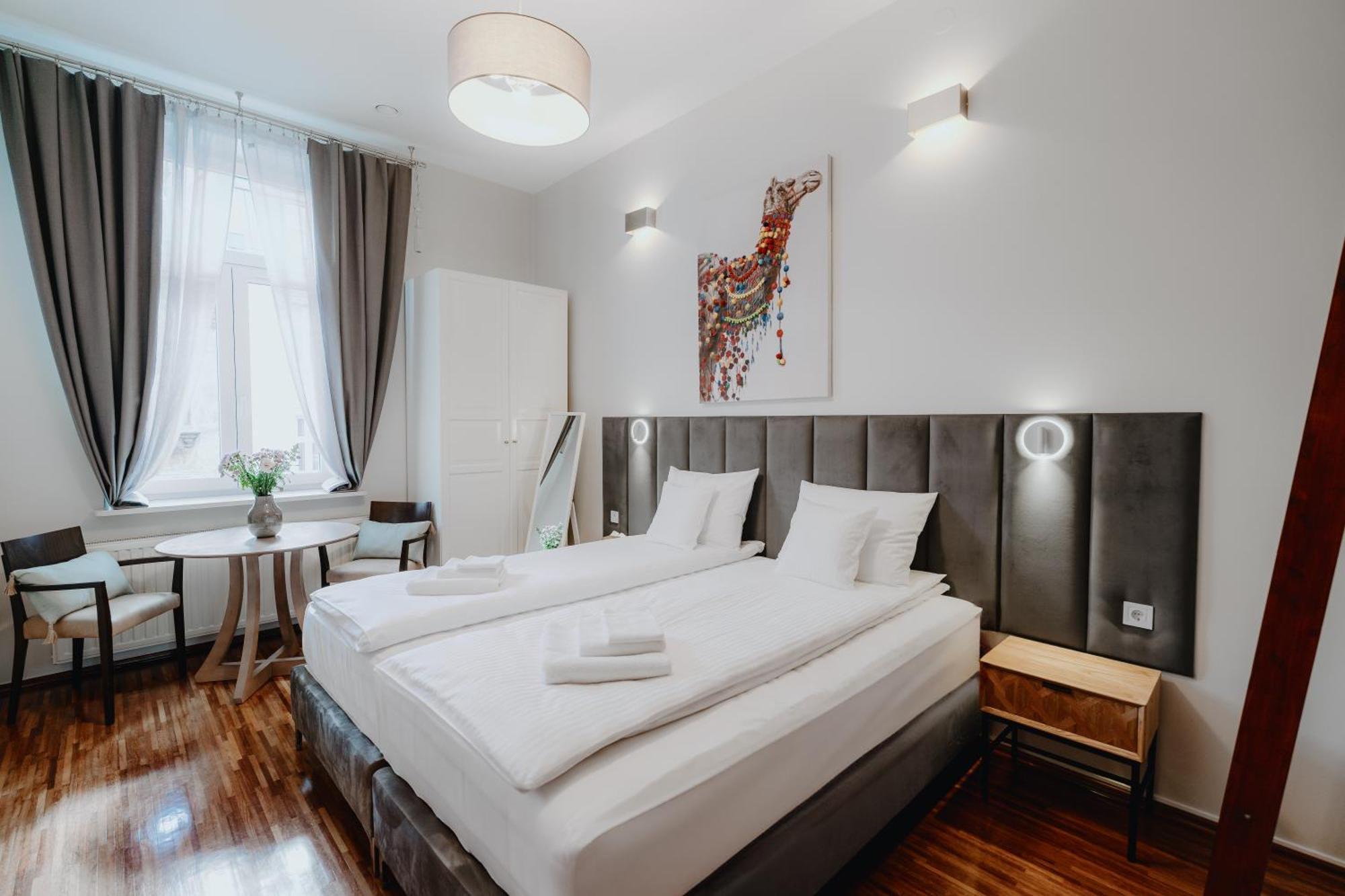 Tarlowska - Free Parking - Near Castle, Main Square & River - 3 Bedroom, Loggia, 2xtv 4k Apartment Krakau
