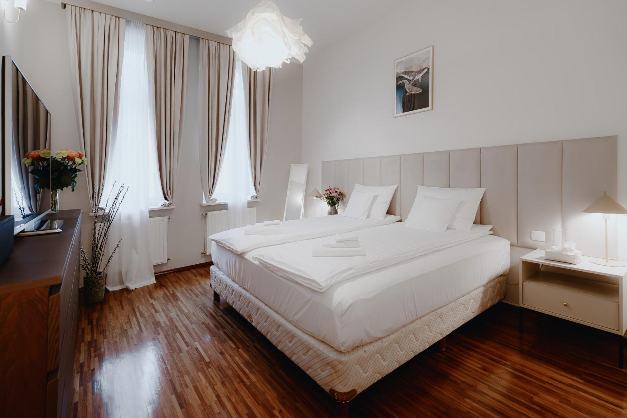 Tarlowska - Free Parking - Near Castle, Main Square & River - 3 Bedroom, Loggia, 2xtv 4k Apartment Krakau
