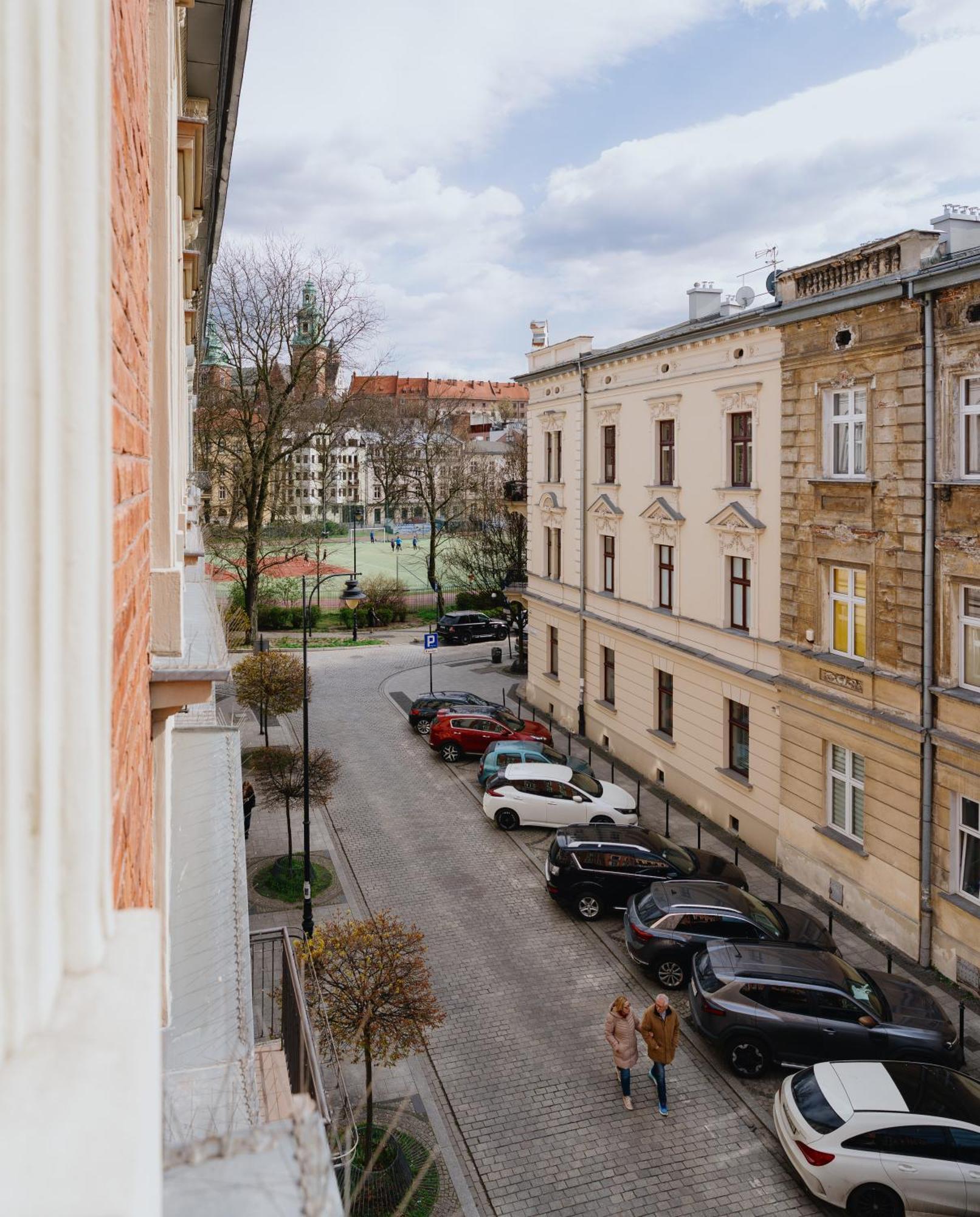 Apartment Tarlowska - Free Parking - Near Castle, Main Square & River - 3 Bedroom, Loggia, 2xtv 4k *