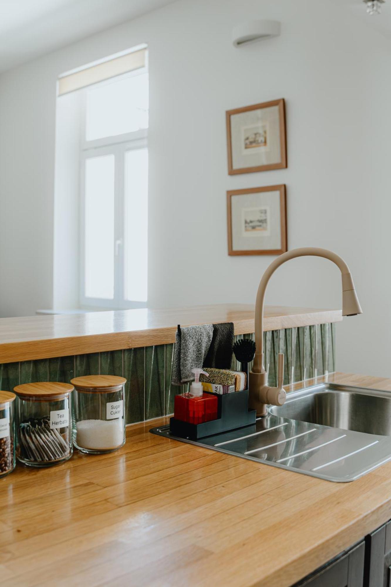 Tarlowska - Free Parking - Near Castle, Main Square & River - 3 Bedroom, Loggia, 2xtv 4k Apartment *