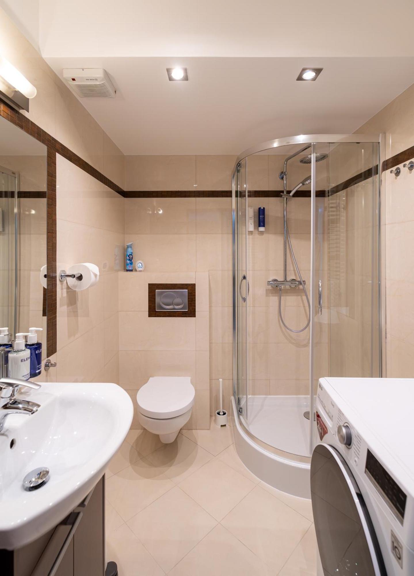 Tarlowska - Free Parking - Near Castle, Main Square & River - 3 Bedroom, Loggia, 2xtv 4k *