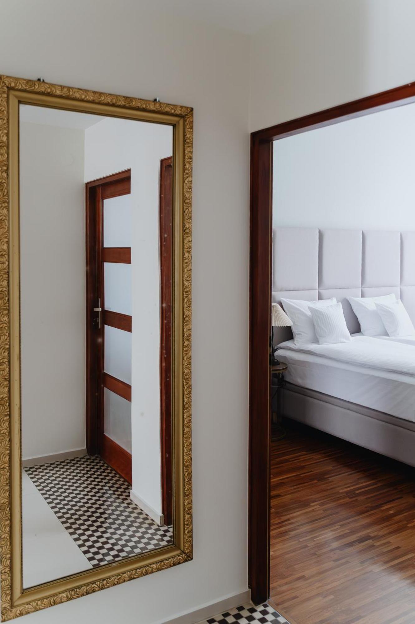 Tarlowska - Free Parking - Near Castle, Main Square & River - 3 Bedroom, Loggia, 2xtv 4k